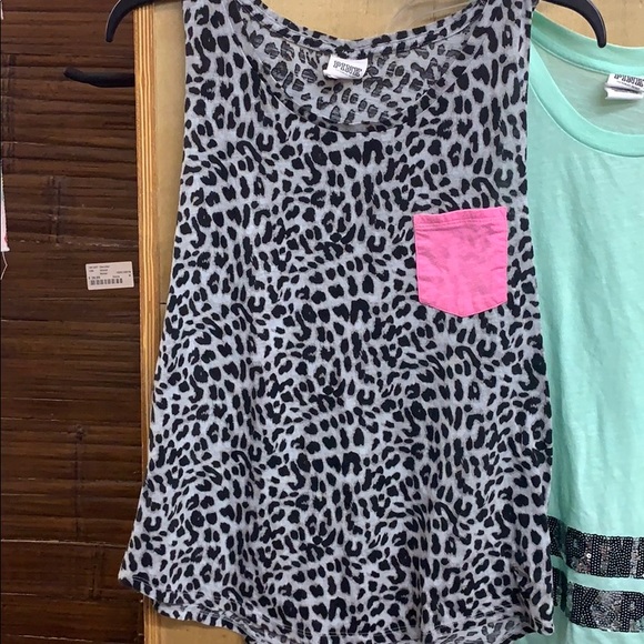 🌻4 for $25🌻 PINK by Victoria’s Secret tanks - Picture 2 of 8